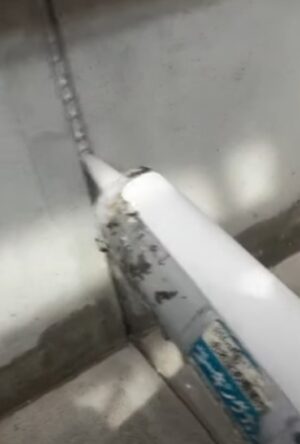 ベランダ　クラック補修